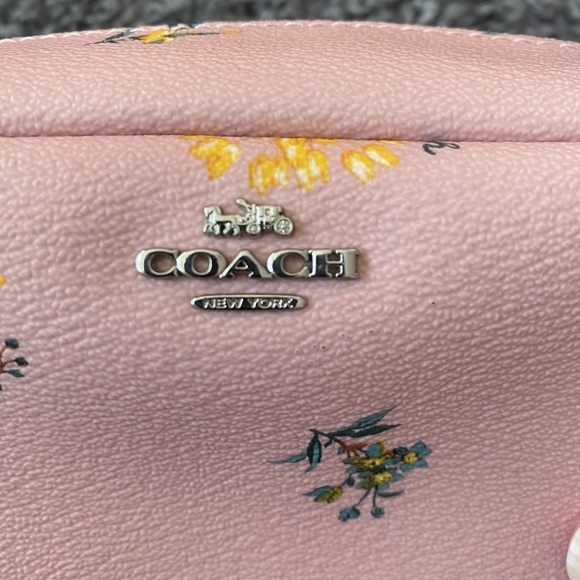 COACH LARGE BOXY COSMETIC BAG in DANDELION PRINT - Picture 4 of 6